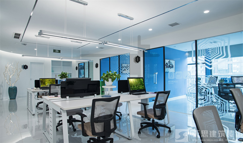 <a href=http://m.taojuke.com/ target=_blank class=infotextkey>合肥辦公室裝修</a>中如何將室內(nèi)綠化巧妙的用到裝修中